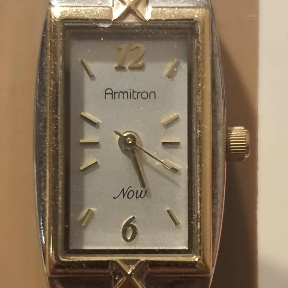 🦋10/$20🦋 Vtg Armitron Now Silver/Goldtone Stainless Steel Women's Watch